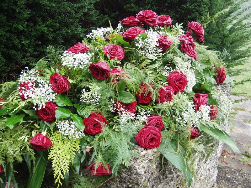 funeraire-LA LONDE LES MAURES-min_roses-61203